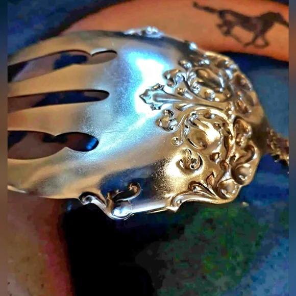 Rogers Bros 1847 "Berkshire" Salad Serving Fork, 8 3/4" Excellent 1895! - Picture 4 of 7